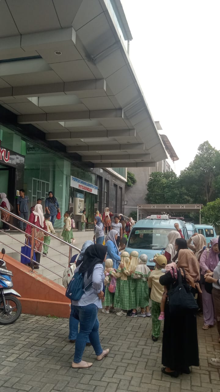 Ketupat Betawi Bersama TK Pelangi Di Perpustakaan Jakarta Pusat